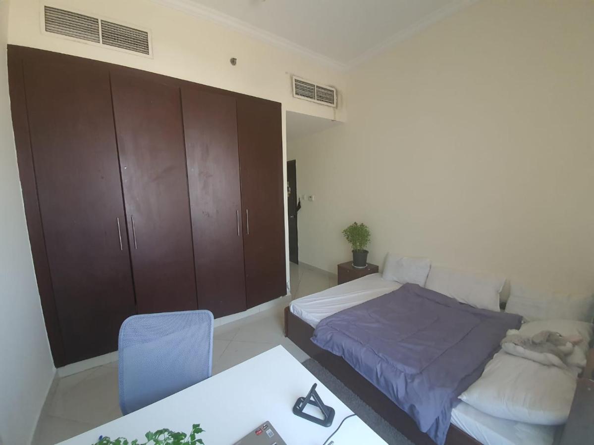 One Masterbedroom In 2 Bedroom Apt,Al Darwesh,Al Barsha 1 Dubai Dış mekan fotoğraf